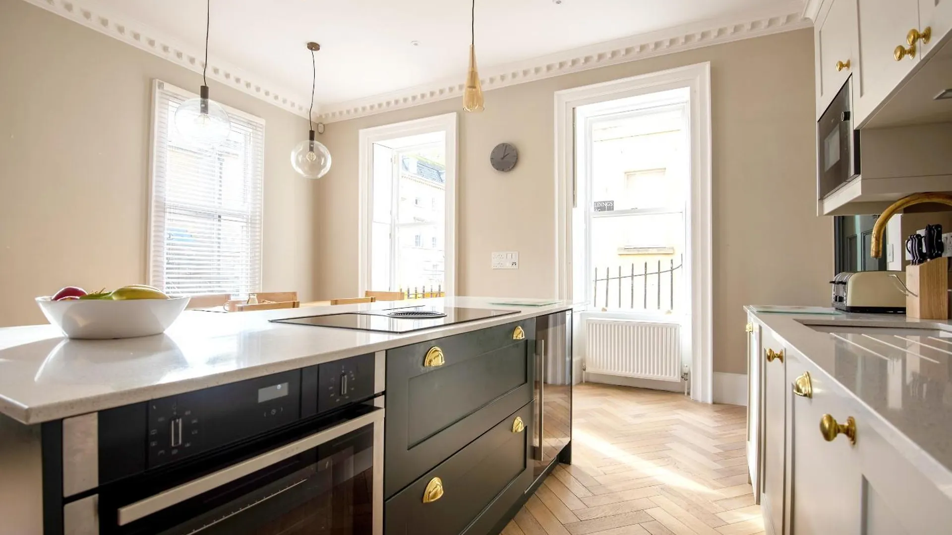 Dream Stays Bath - Barton House Apartment